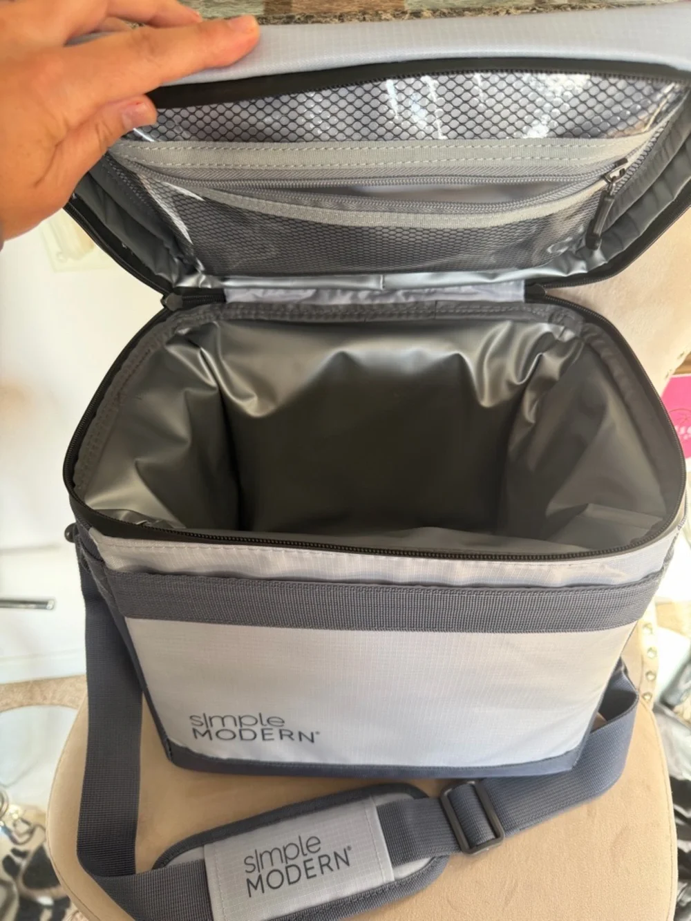 Simple‎ Modern Day Cooler Polyester ice chest